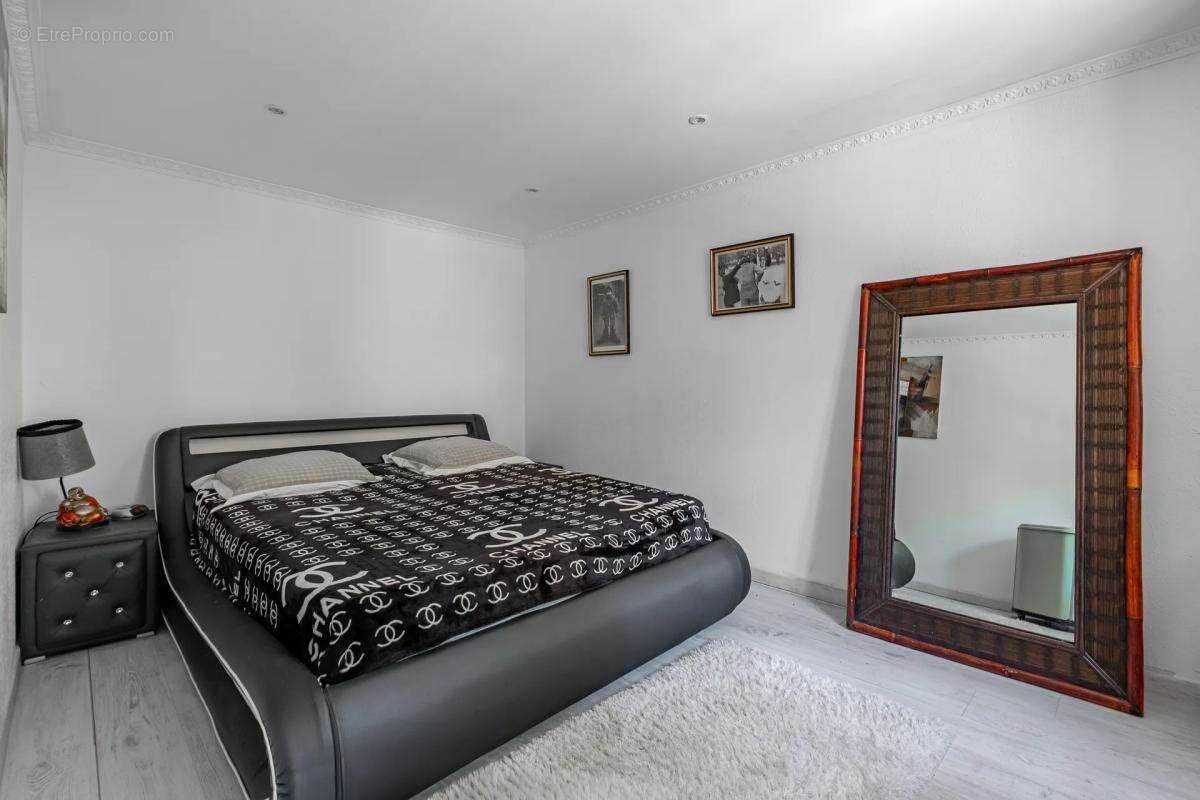 Maison à L&#039;ESCARENE