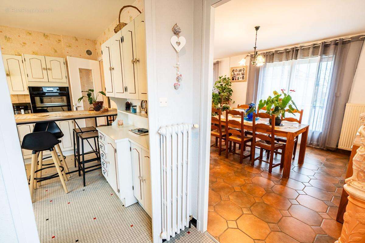 Maison à VARENNES-VAUZELLES