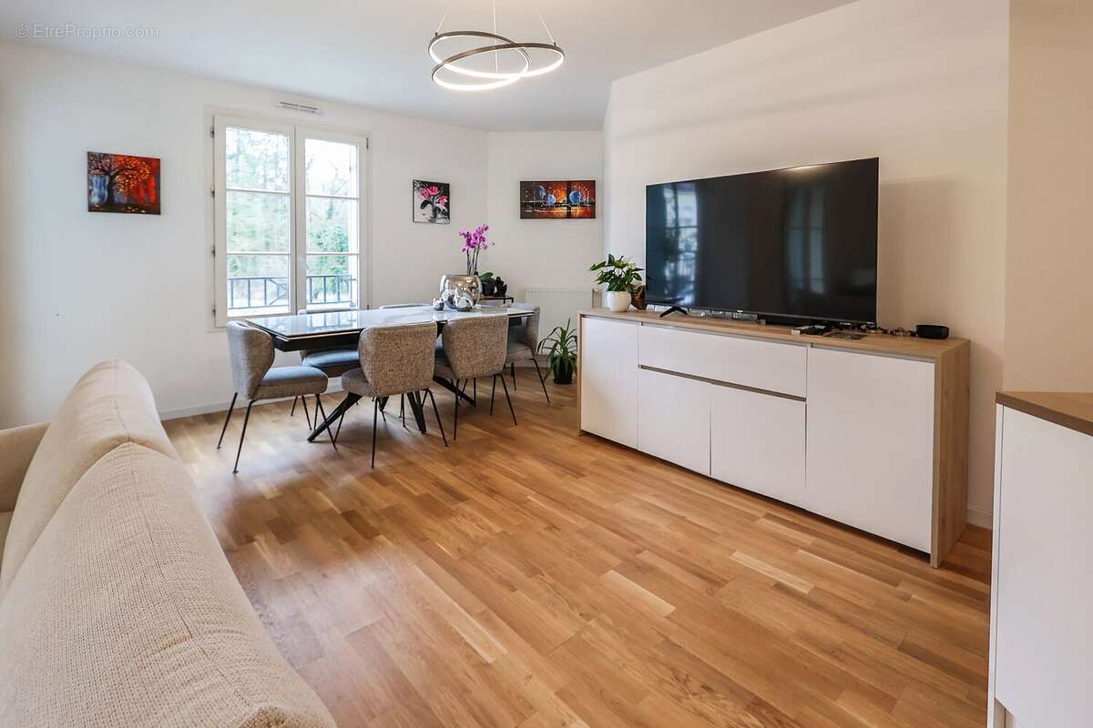 Appartement à LAMORLAYE
