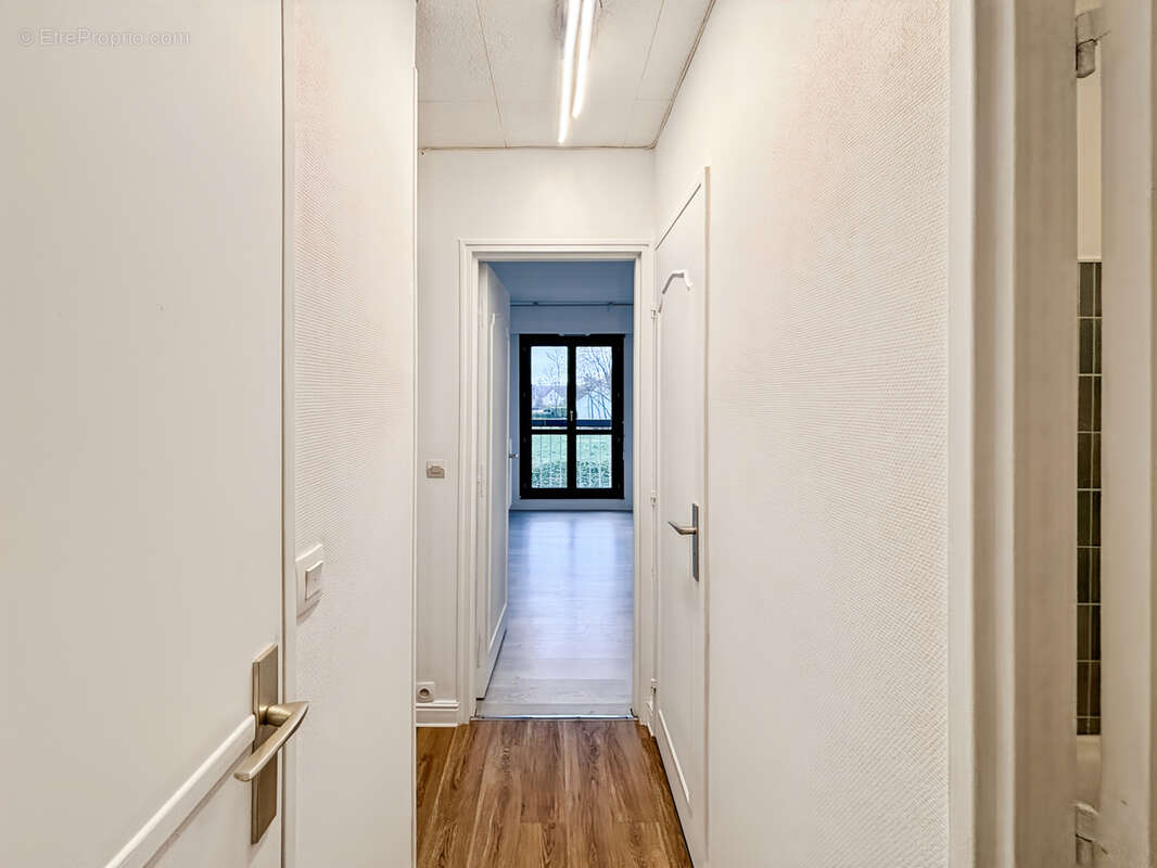 Appartement à LES CLAYES-SOUS-BOIS