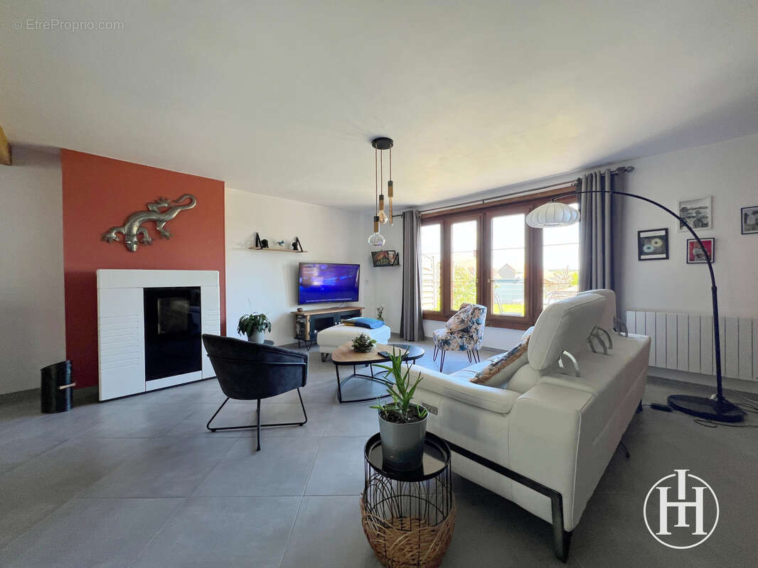 Maison à LA GROUTTE