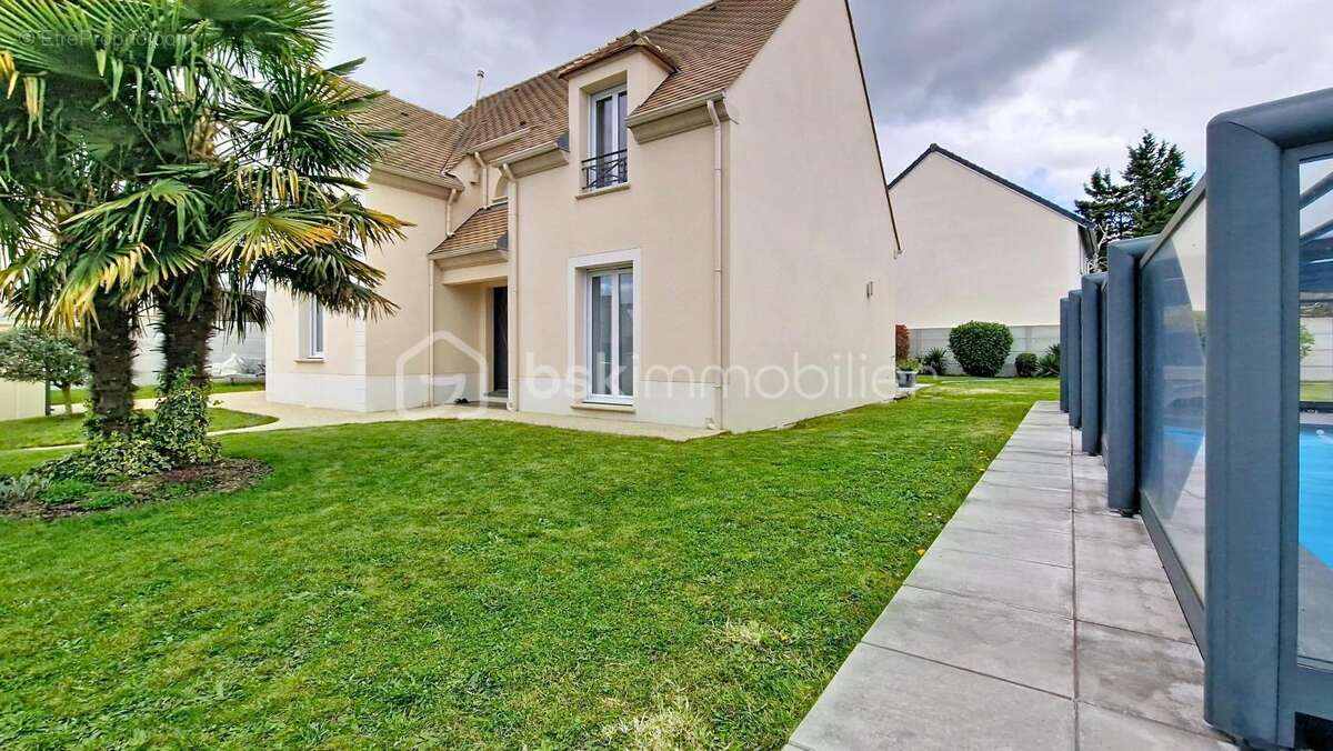 Maison à CLAYE-SOUILLY