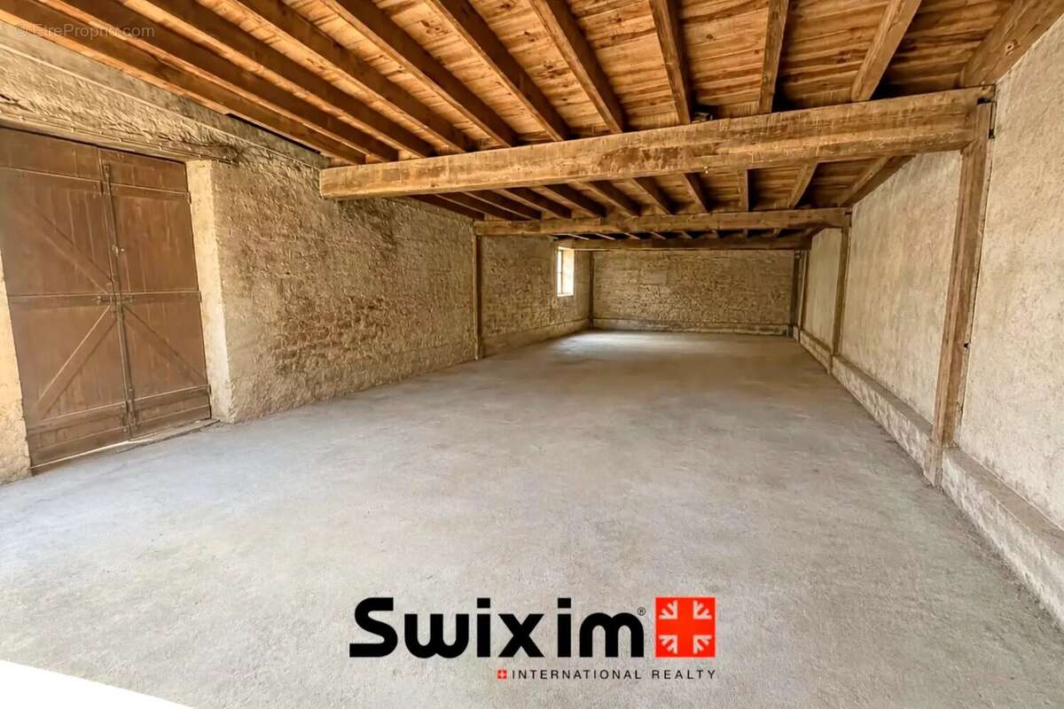 Maison de Maître de 235M² à rénover à Blaignan-Prignac - photo 14