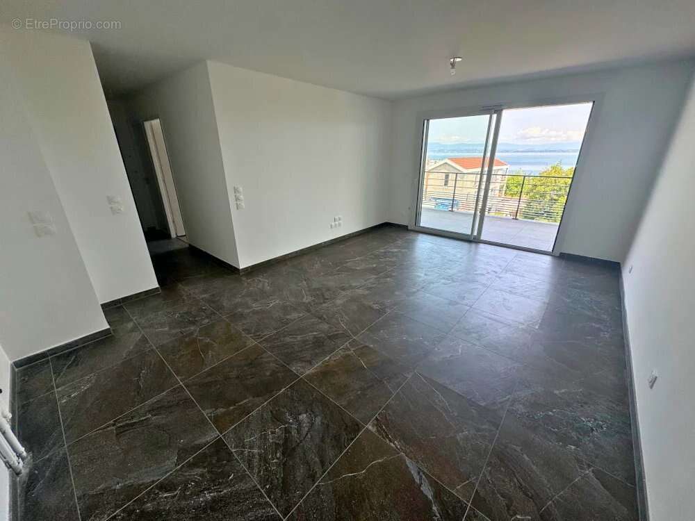 Appartement à NEUVECELLE