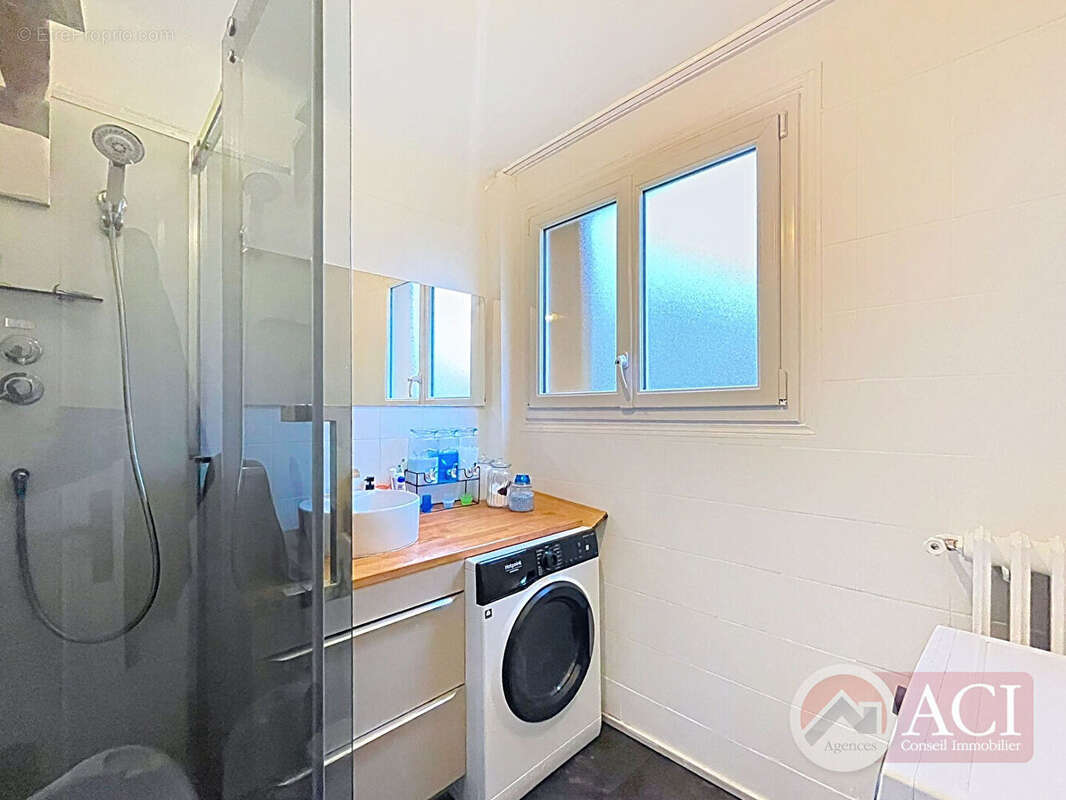 Appartement à VILLETANEUSE