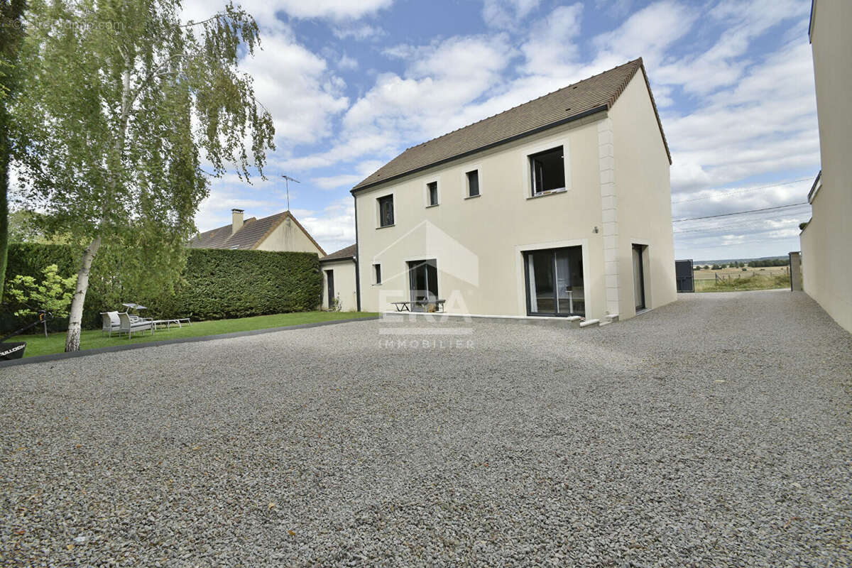 Maison 138m² à galluis - photo 2