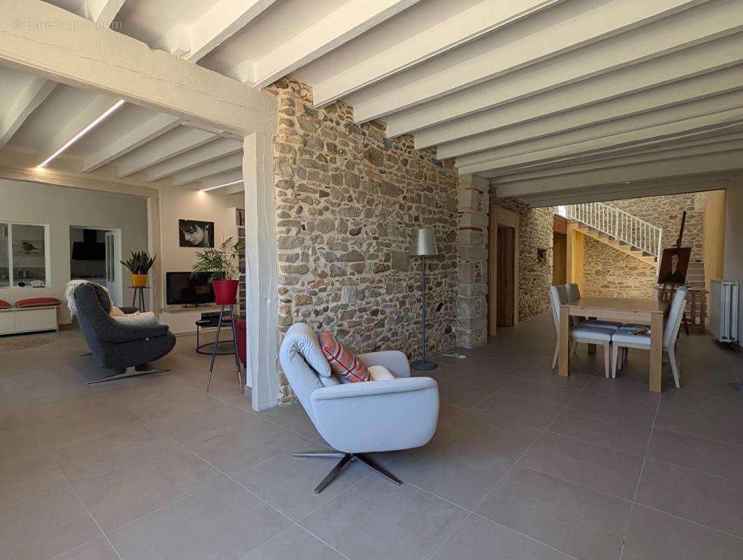 Maison Marignac Laspeyres 348 m2 avec jardin et dépendance - photo 6