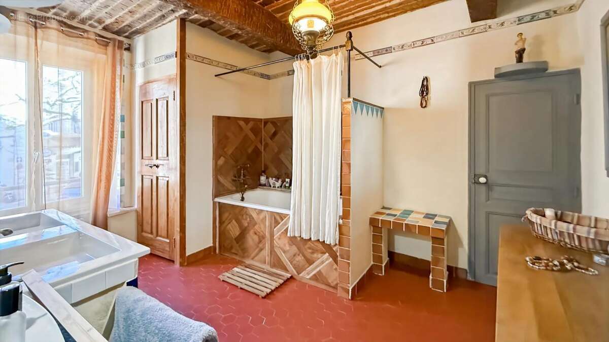 Maison à TAVERNES