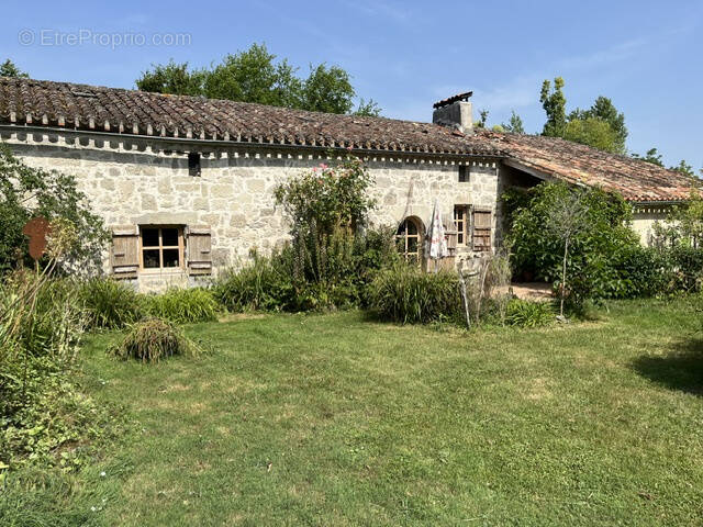 Maison à MONCRABEAU