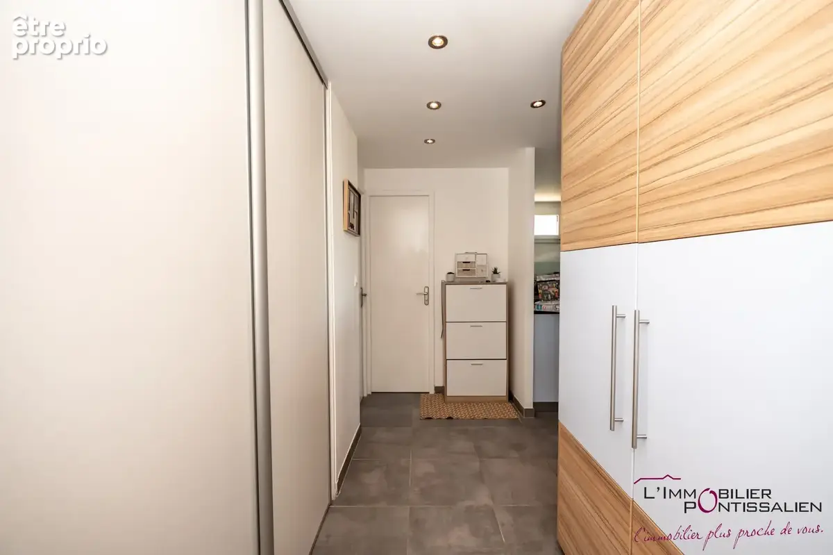 Pontarlier : appartement de type 3 - terasse, cave et garage - photo 6