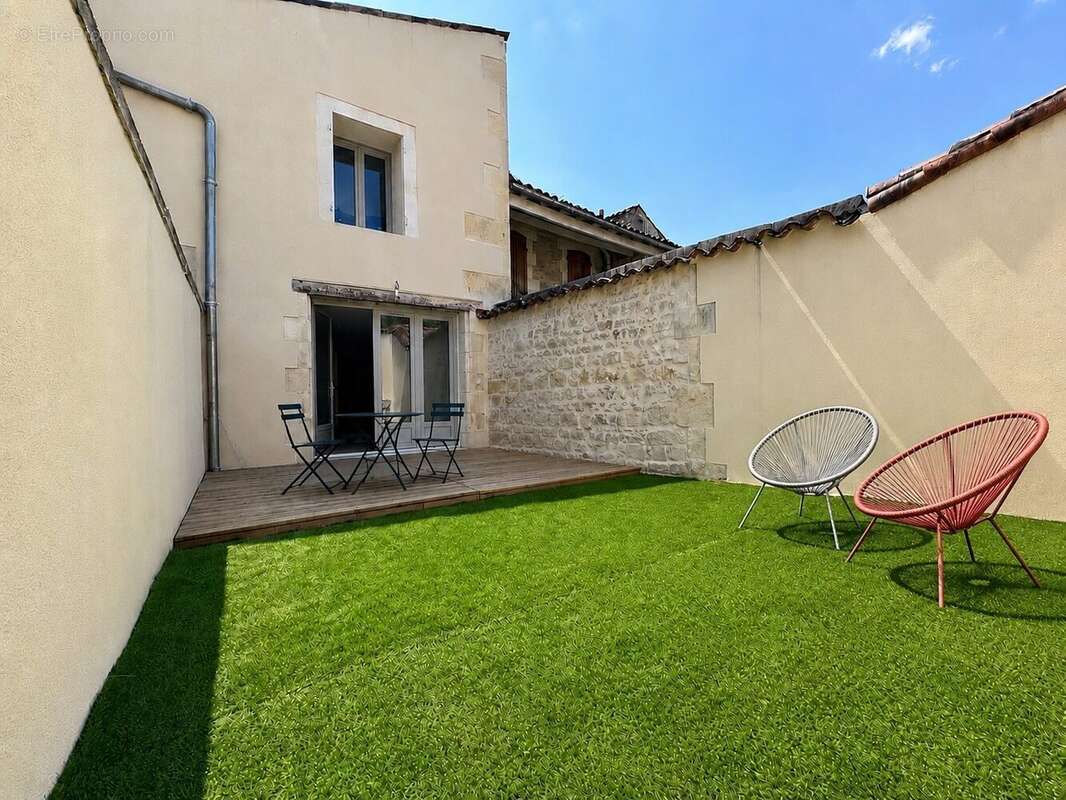 Maison à COGNAC