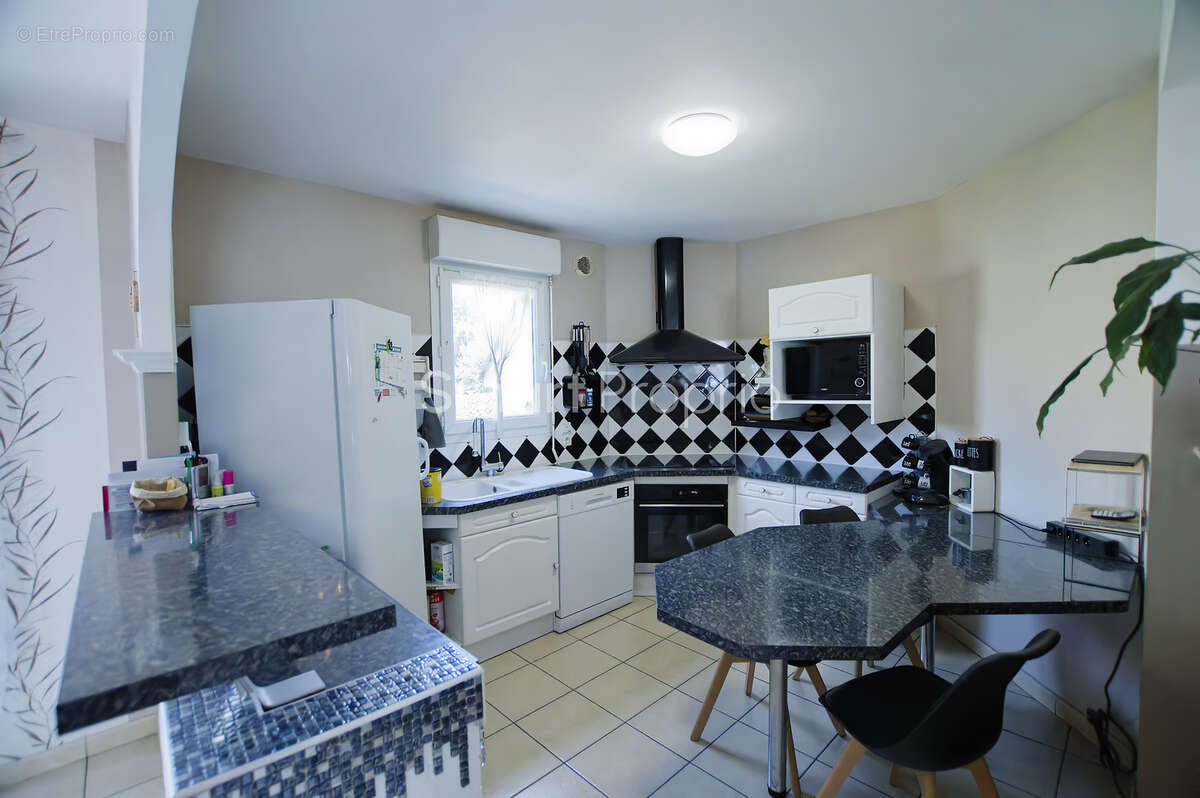 A VENDRE   GUIPRY-MESSAC   Maison individuelle de 2004, 4 chambres, 112 m2 habitables - photo 9