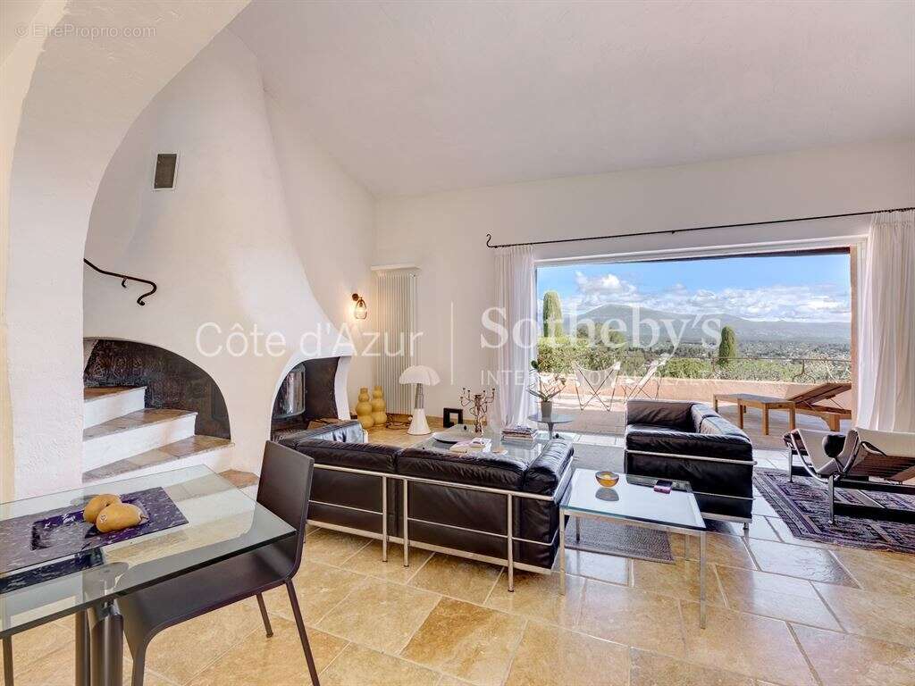 Maison à MOUANS-SARTOUX