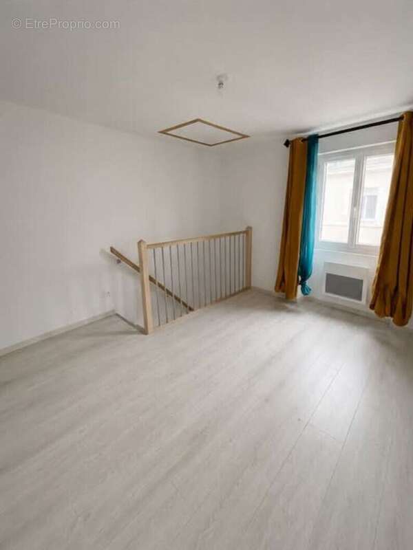 Maison 81 m² à Charnizay  - photo 6