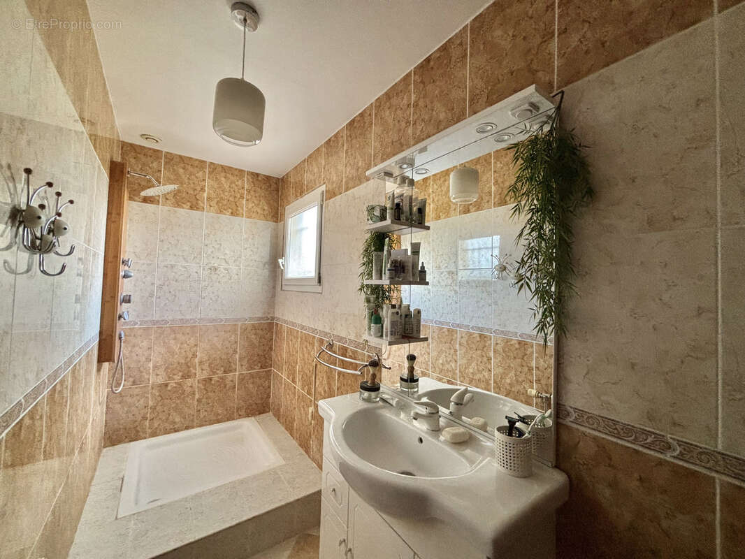 Maison à PORTES-LES-VALENCE