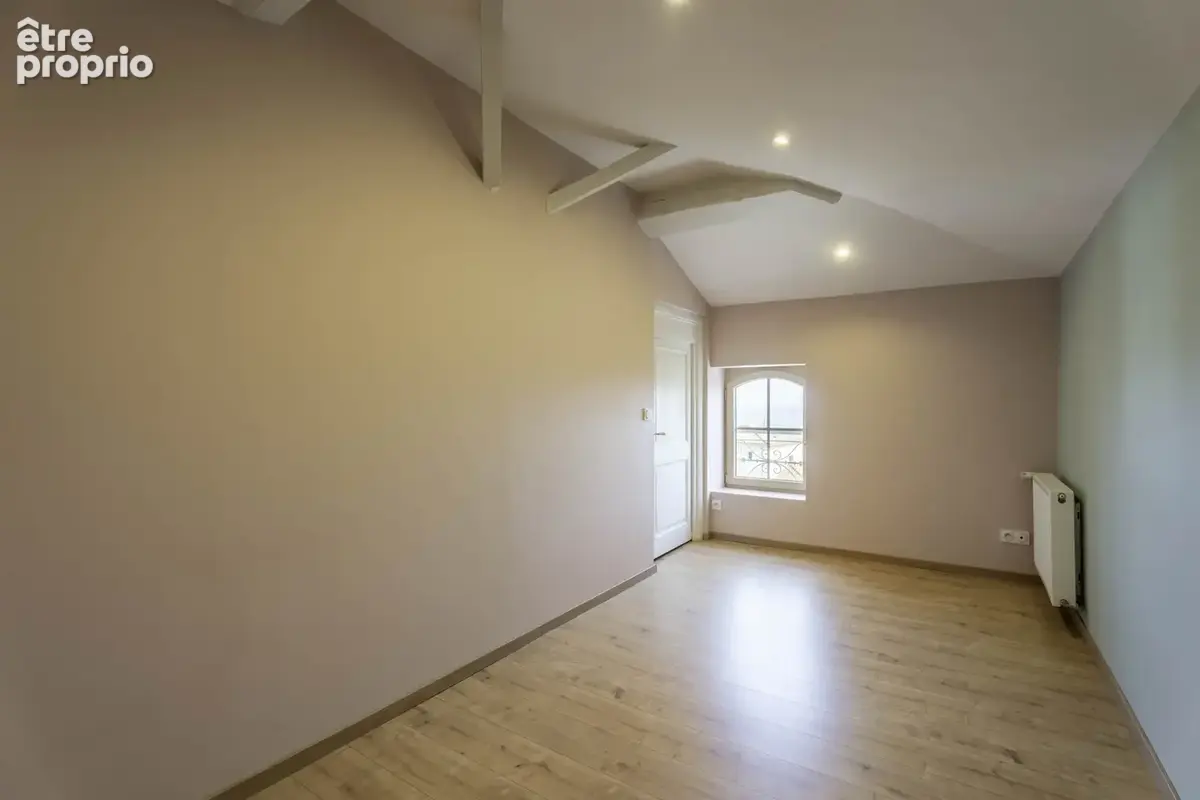 Au cœur de Lachassagne   Élégante maison bourgeoise avec jardin piscinable - secteur sécurisé - photo 17