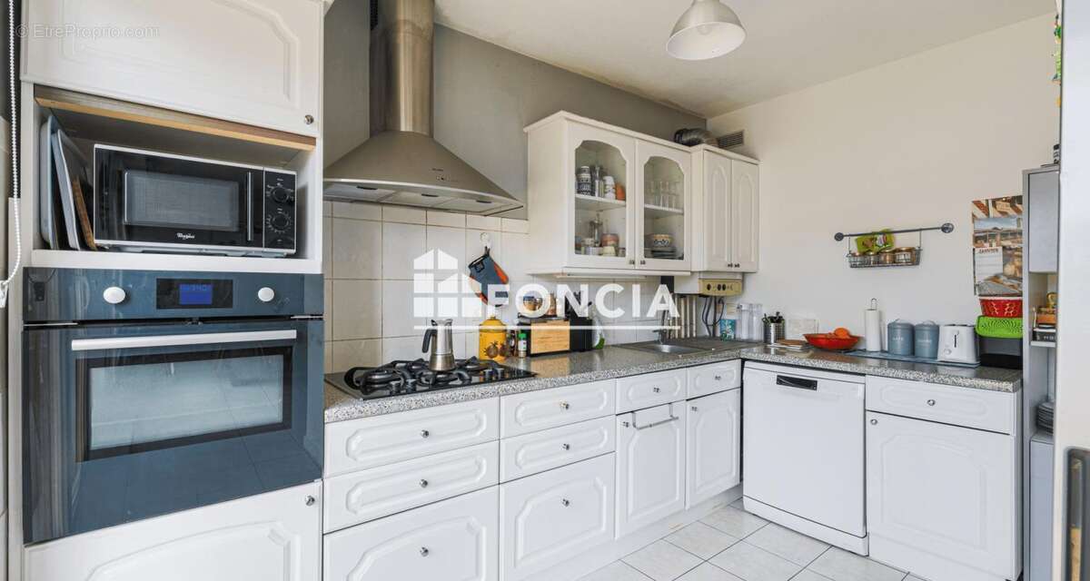 Appartement à SAINT-MARTIN-D'HERES