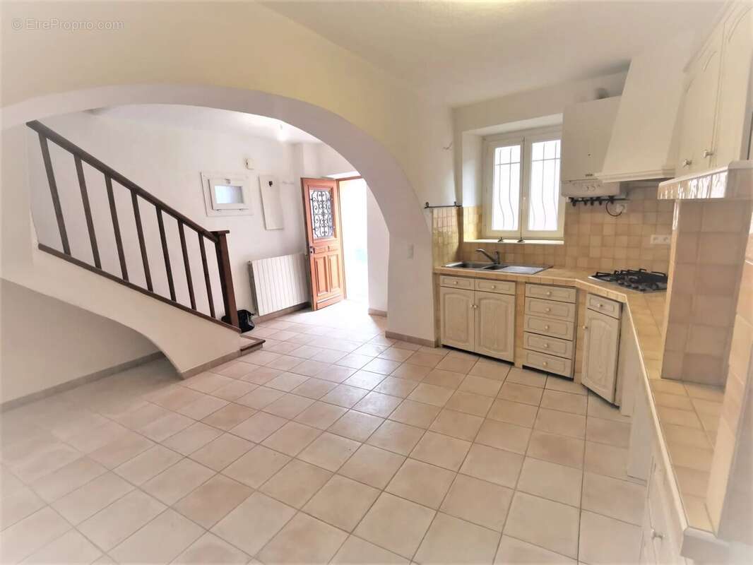 Appartement à PEYMEINADE