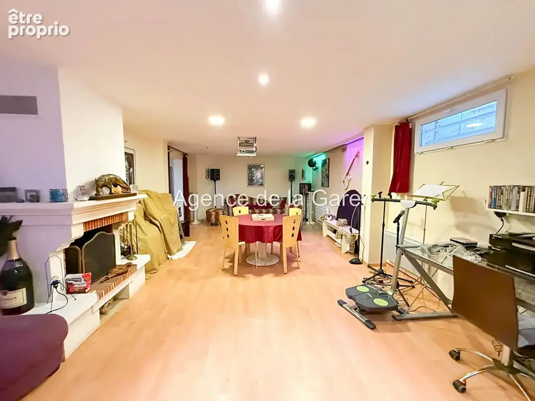 Chatou élégante maison familiale de 7 pièces avec jardin, terrasses et jacuzzi - photo 21