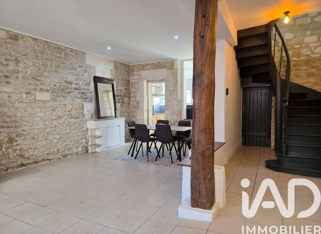 Photo 2 - Maison à RUELLE-SUR-TOUVRE