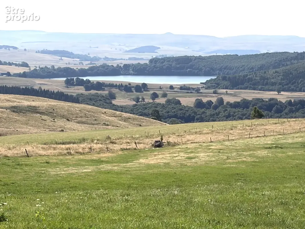 En exclusivité   Picherande, maison à rénover avec grange, écurie et vue sur le lac Chauvet - photo 2