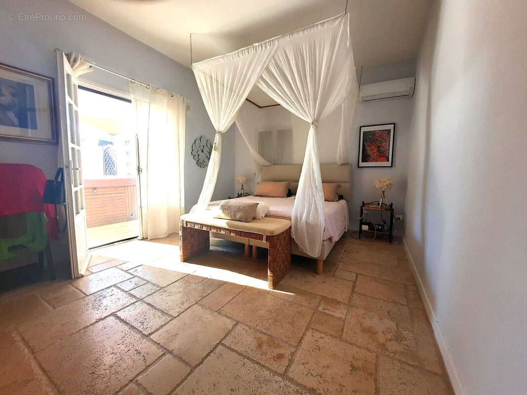 Maison à SAINT-DENIS