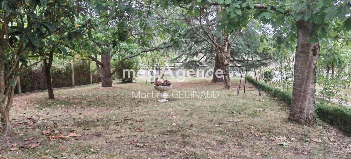 Maison 175 m² à Saintes  - photo 5