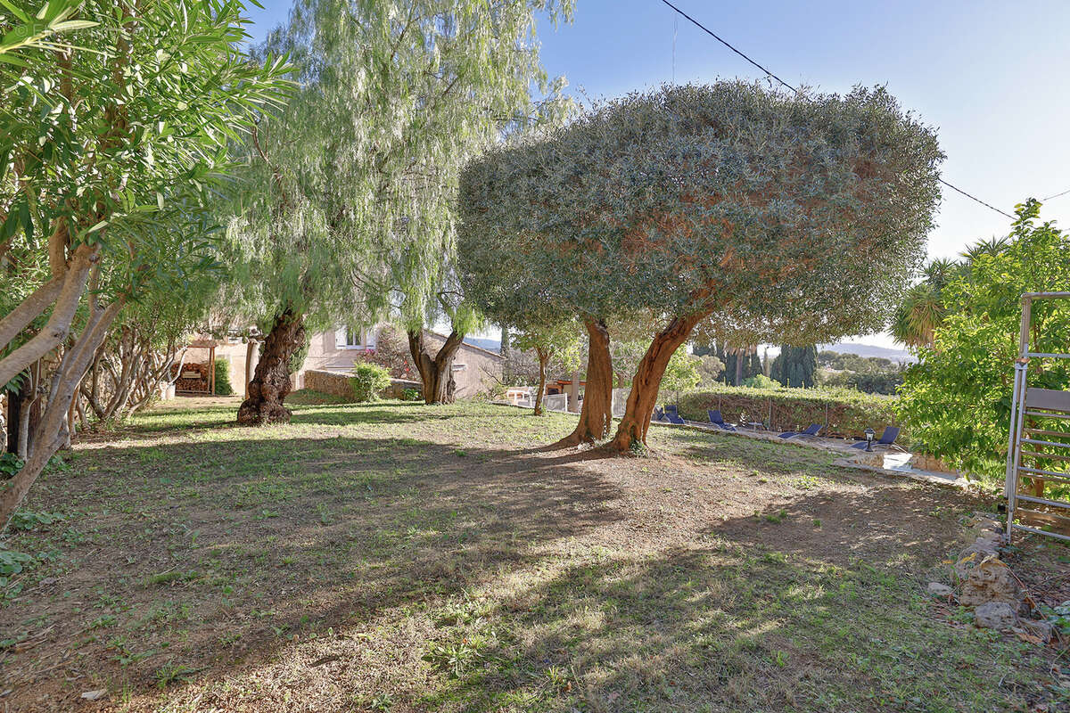 Terrain à LA FARLEDE