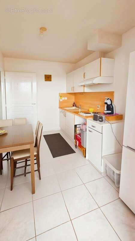 Appartement à vendre 3 pièces SAINT JEAN D'ANGELY (17) au rez-de-chaussée, 1 place de parking + accès piscine - photo 11