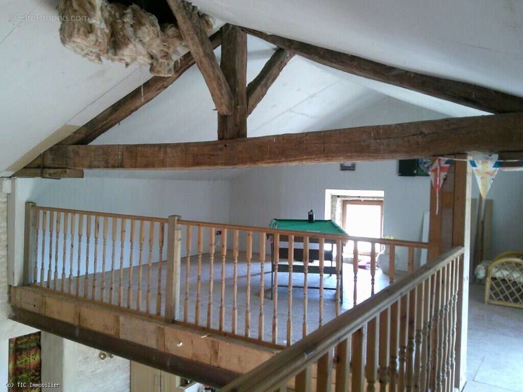 Grange Rénovée : Comprenant 4 Chambres et Terrain de 4382m² - photo 13