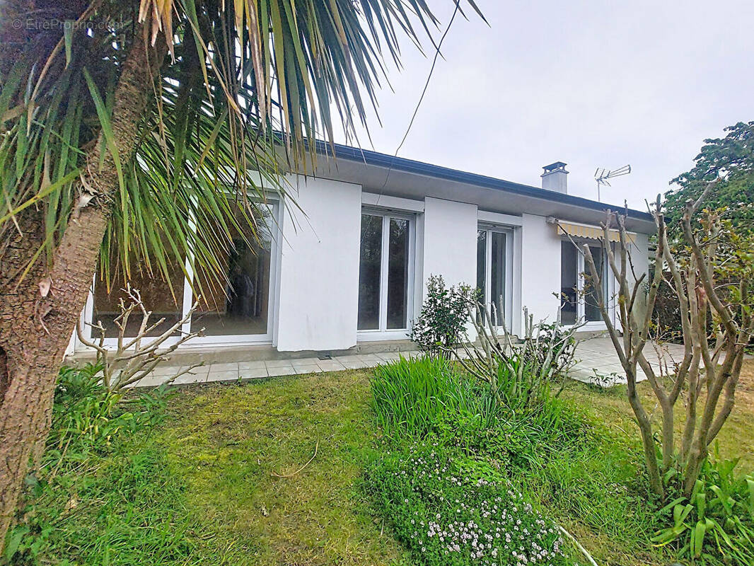 Maison à SAINTE-LUCE-SUR-LOIRE