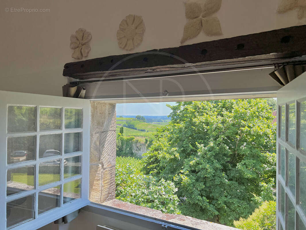 Maison à SAINT-EMILION