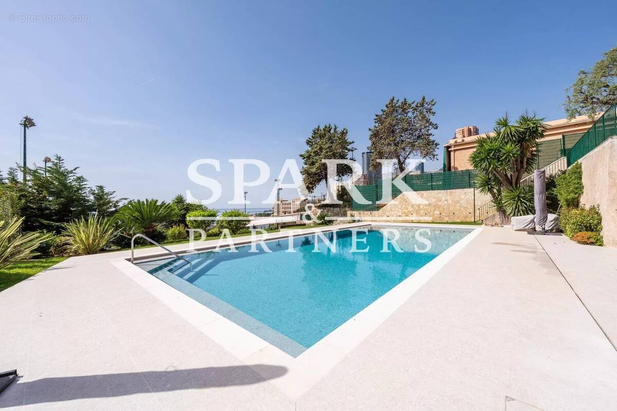 Appartement à ROQUEBRUNE-CAP-MARTIN