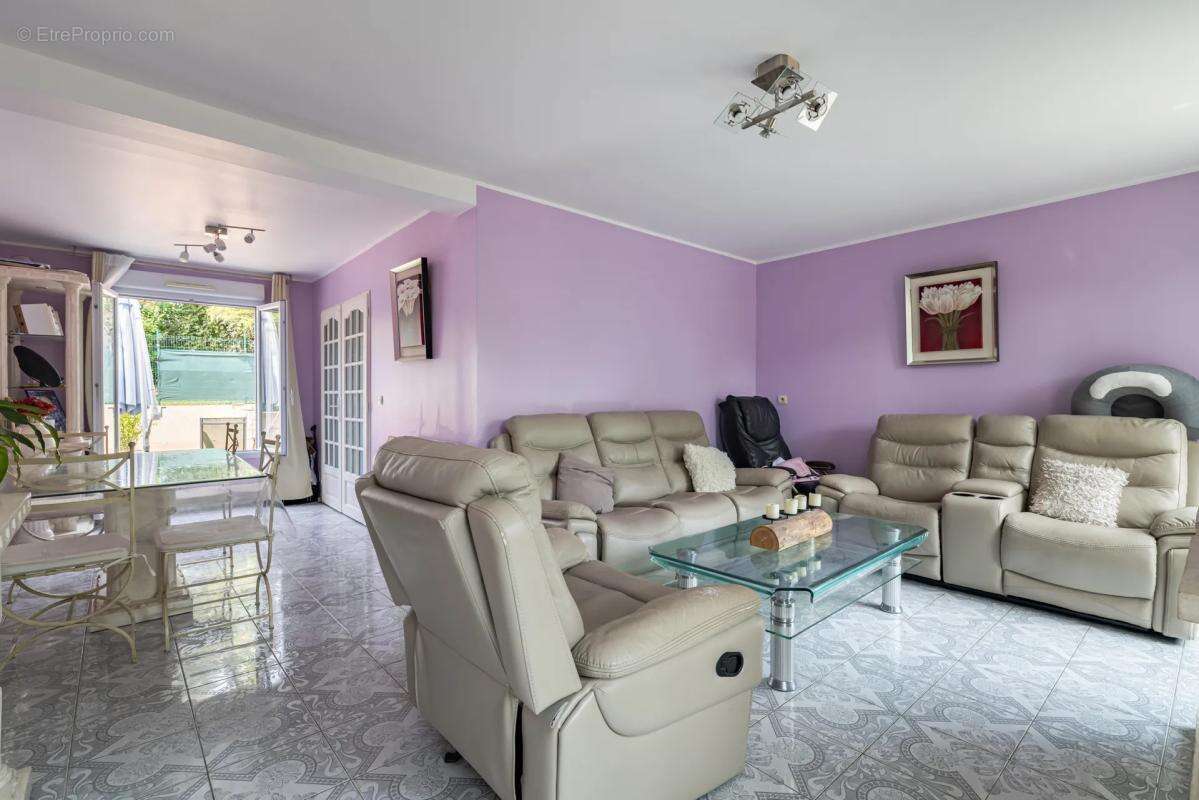 Maison de 5 pièces de plus de 120 m² à Argenteuil avec annexe - photo 3
