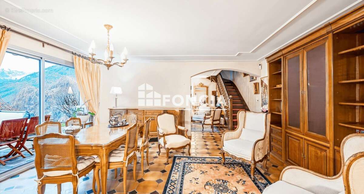 Maison à UGINE