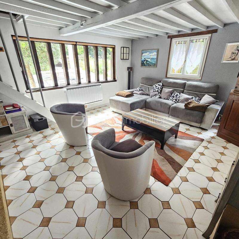 Maison à SAINTE-GAUBURGE-SAINTE-COLOMBE