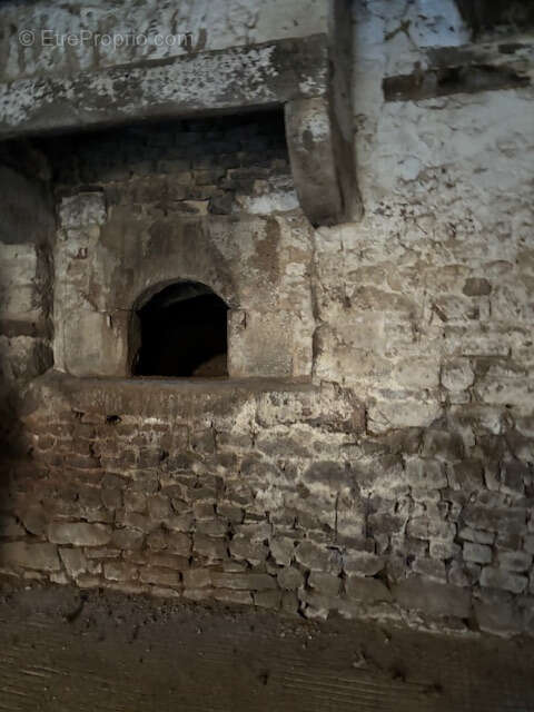 Appartement à AMBRIERES-LES-VALLEES