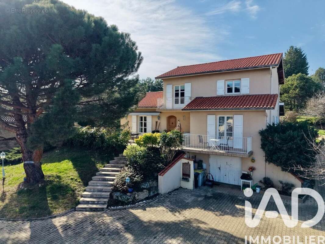 Photo 6 - Maison à ECOTAY-L'OLME