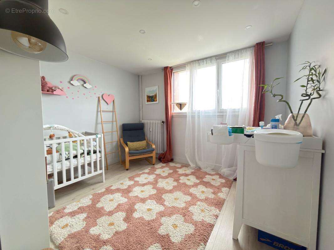 Appartement à SAINT-MAUR-DES-FOSSES