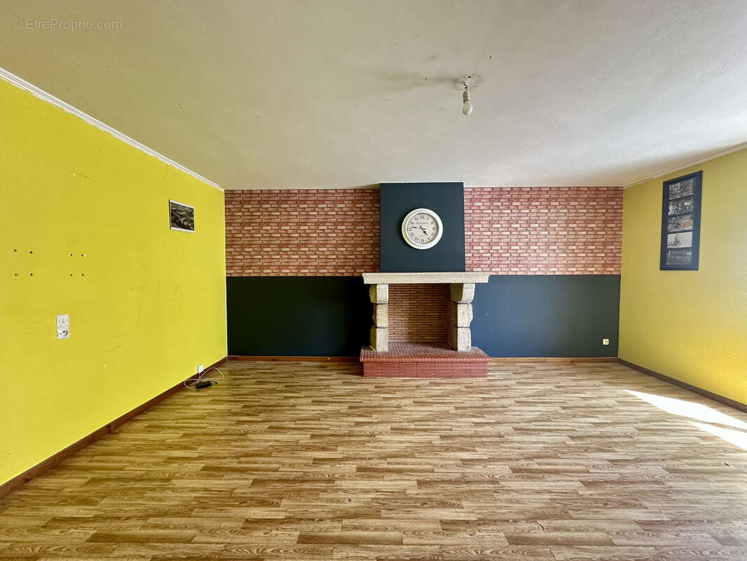 Maison à SAINT-ETIENNE-DU-BOIS