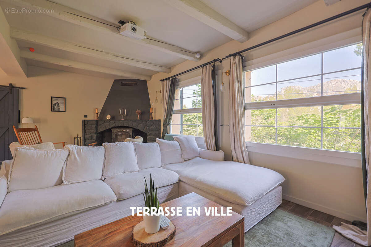 Appartement à EVENOS