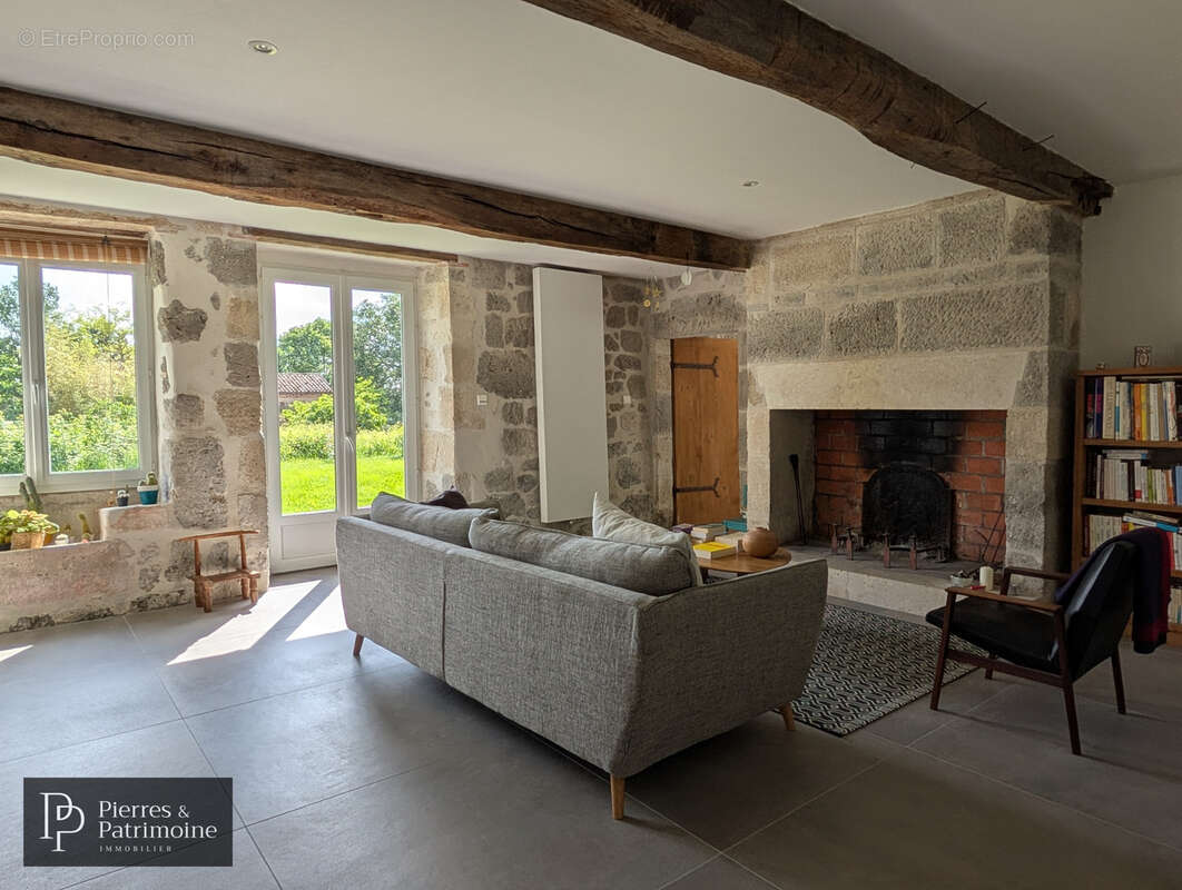 Maison à LASSERRE