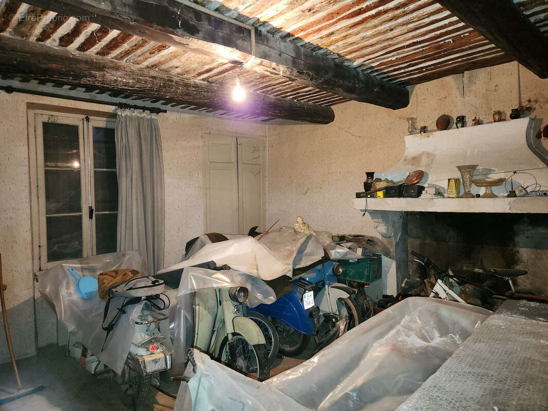 Maison à SAINTE-CECILE-LES-VIGNES