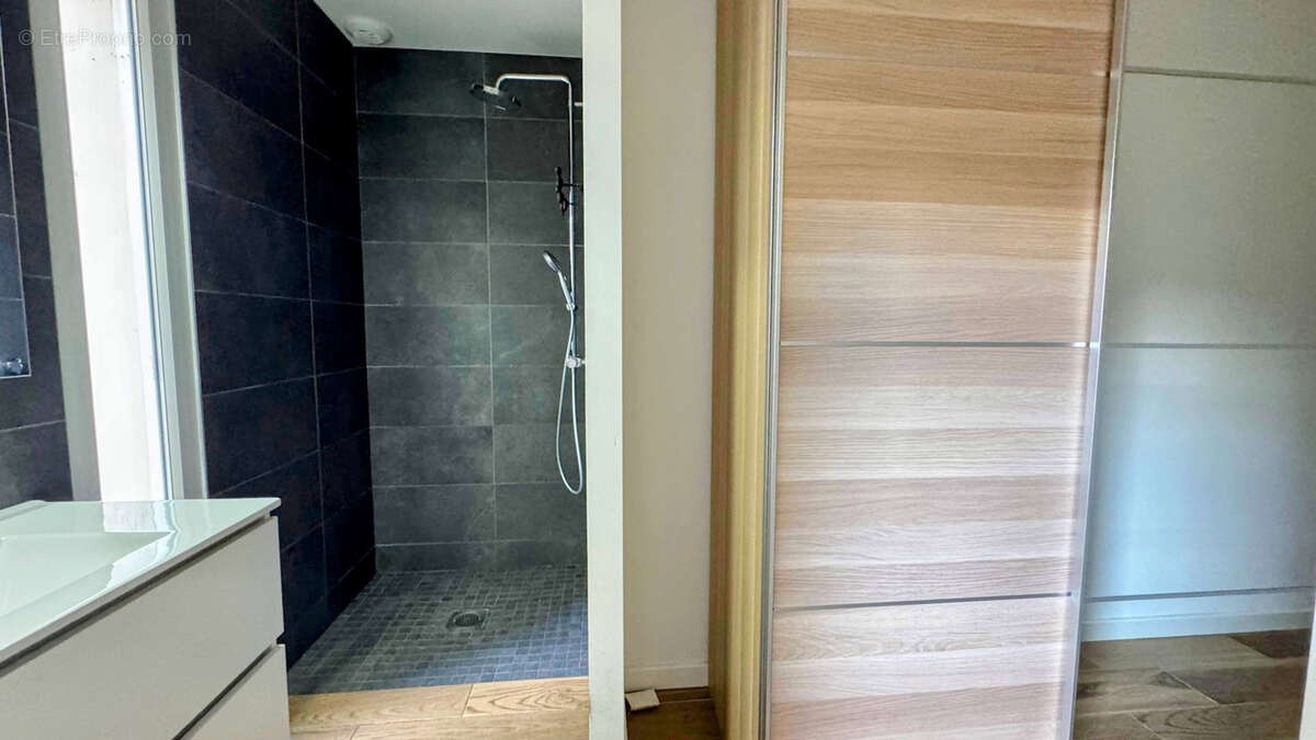 Maison à LA BOUILLADISSE