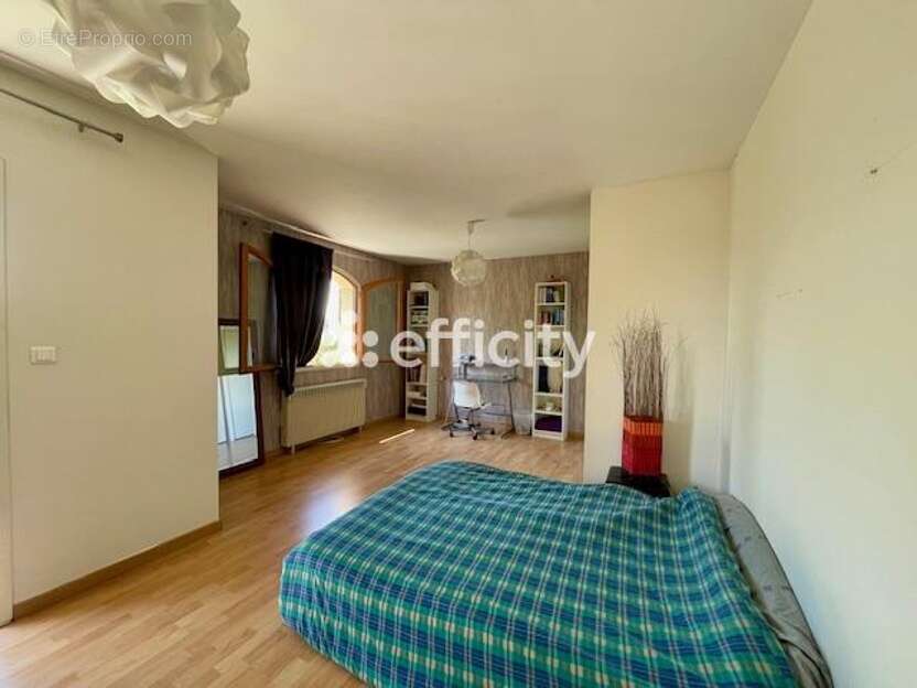 Maison à SALAISE-SUR-SANNE