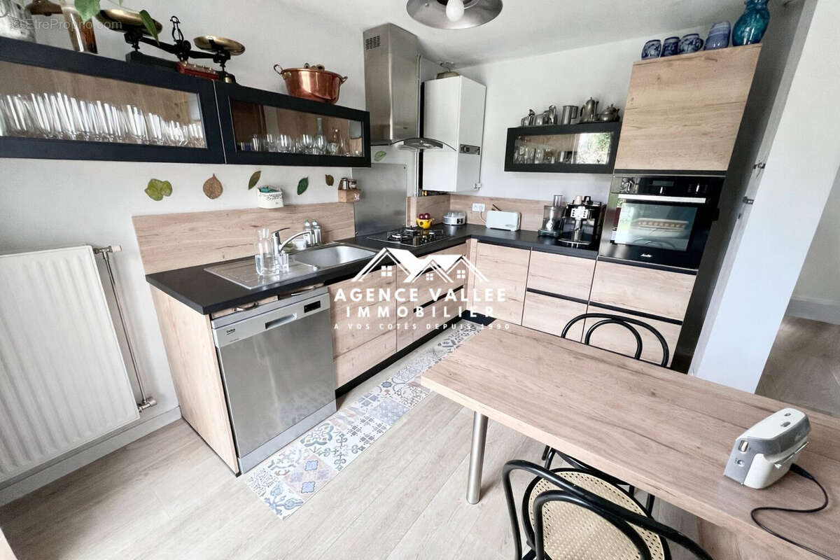 Maison à SAINT-PIERRE-DU-PERRAY