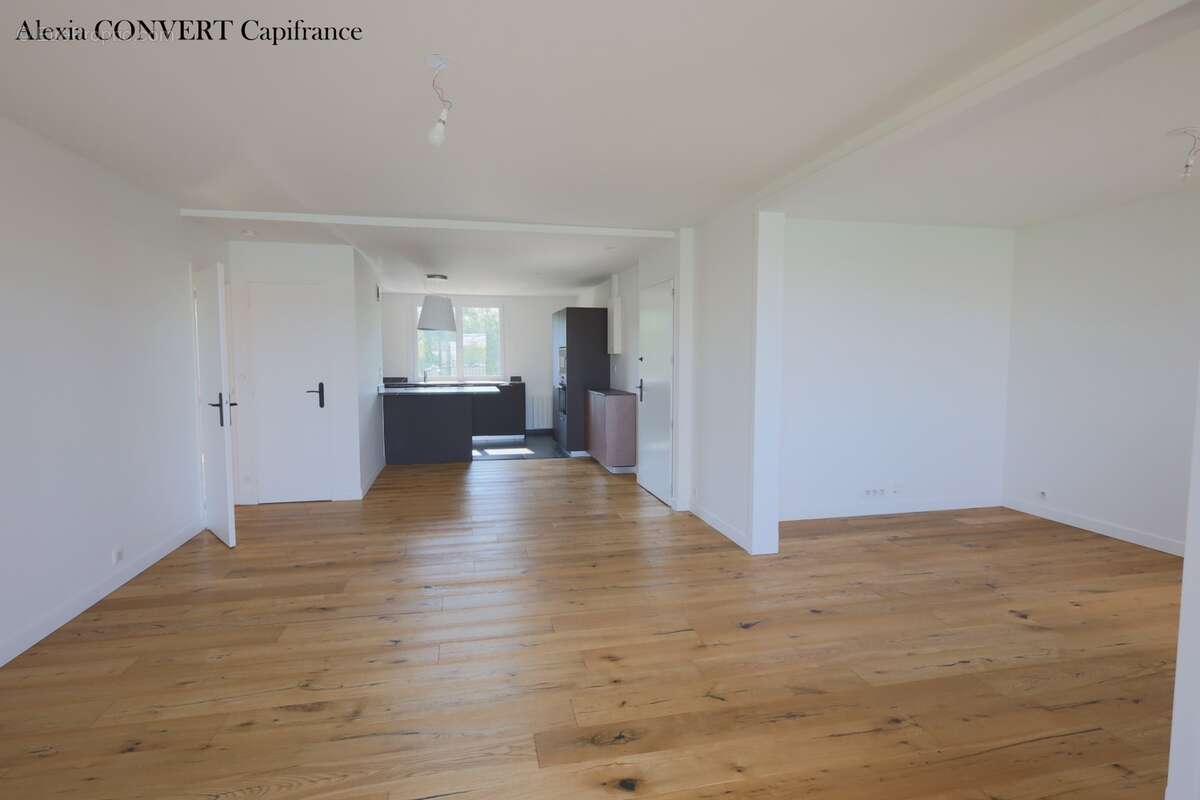 Appartement d'exception 99m² avec garage vue panoramique à SAINT LAURENT SUR SAONE (01) - photo 3