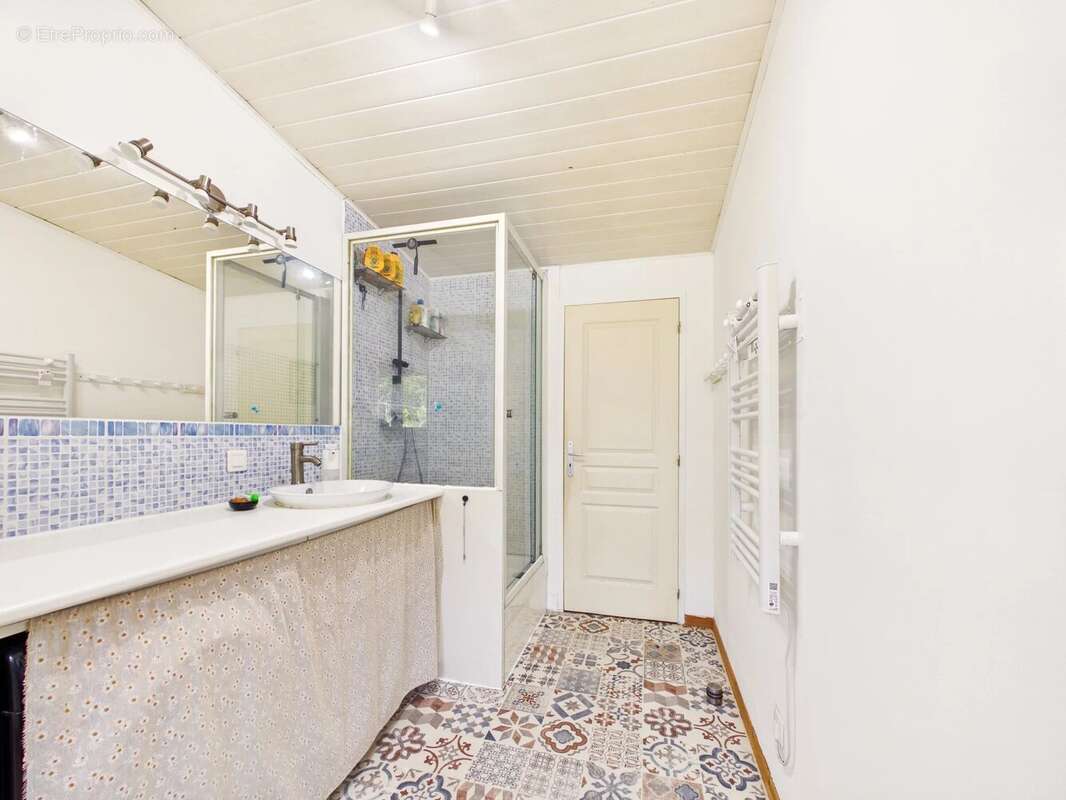 Grande maison de plain-pied comprenant 4 chambres, située dans un cadre naturel exceptionnel - photo 5
