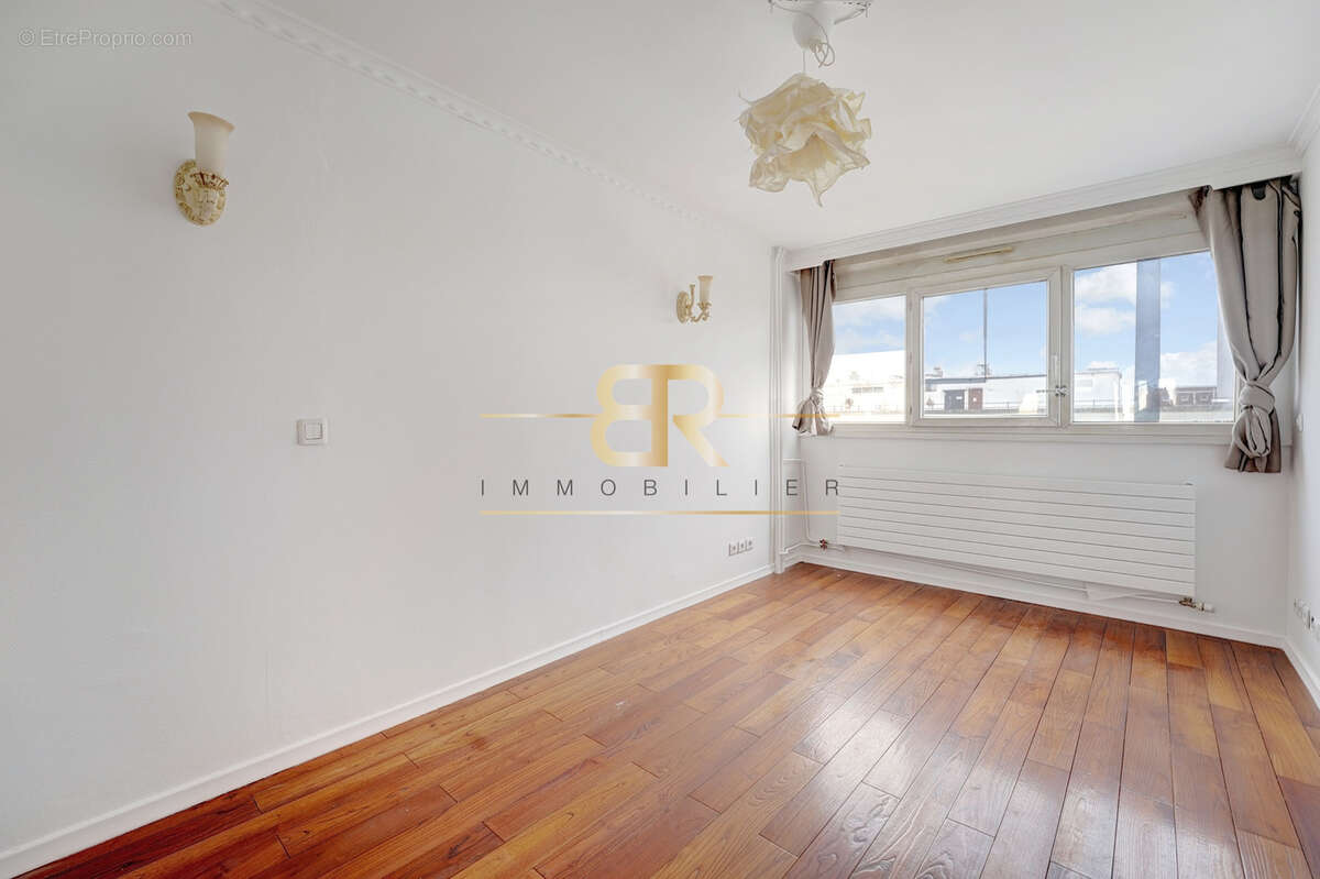 Appartement à PARIS-19E