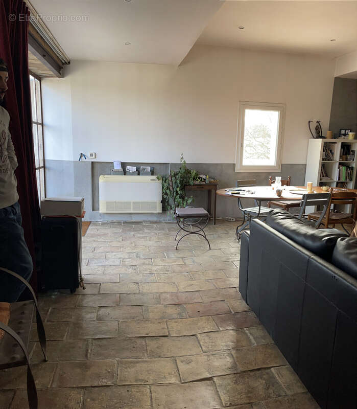 Appartement à POUSSAN